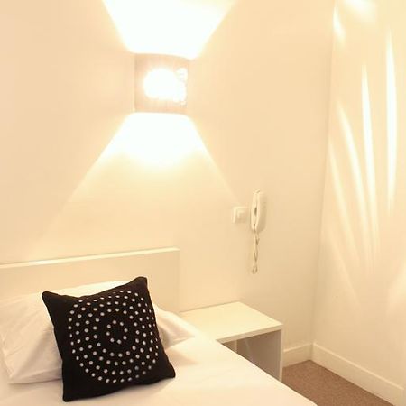 Hotel Petit Bastille Aulnay-sous-Bois Bagian luar foto